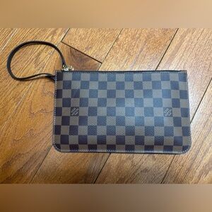 Authentic Louis Vuitton Damier Neverfull GM Pochette Cherry interior